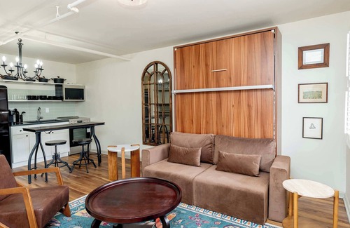 East Market District Apartment | Tanner – Cozy, Character-Filled Hideaway at The Duke