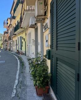 Mazzeo Apartment | Taormina beach apartment