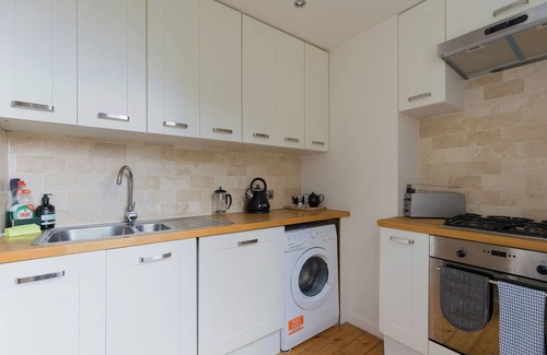 Canonbury Apartment | Tasteful 1BD Flat in De Beauvoir Town