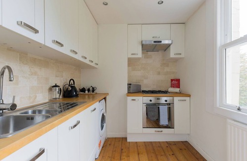 Canonbury Apartment | Tasteful 1BD Flat in De Beauvoir Town