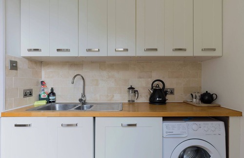 Canonbury Apartment | Tasteful 1BD Flat in De Beauvoir Town