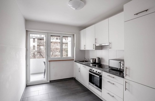 Iselin Apartment | Tasteful Iselin 2BR w/Storage, steps to Central Market, by Blueground