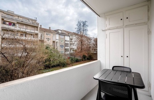 Iselin Apartment | Tasteful Iselin 2BR w/Storage, steps to Central Market, by Blueground