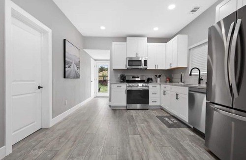 Roseville House | Tasteful oasis in old Roseville