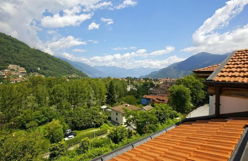 Cannobio Apartment | Tastefully furnished apartment in a small residence in a sunny location