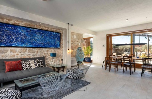 Filipini Villa | Tastefully furnished villa with pool and children's pool