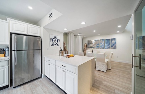 Bella Vista Condo | Tastefully modern, yet comfortably coastal.