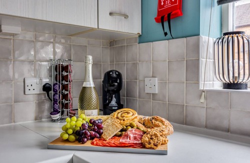 Bletchley House | Tattenhoe House Great Location Free Parking Smart TV Garden