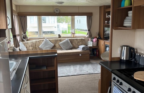 Tattershall Ski Chalet | Tattershall Lakes Pet Friendly Hot Tub Breaks