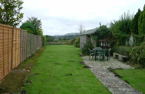 Corfe Castle Village Cottage | TAVERN WAY, pet friendly, with a garden in Corfe Castle