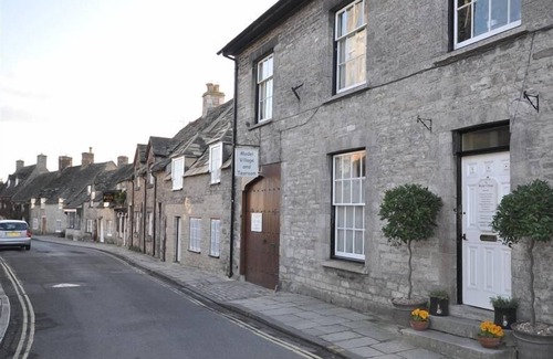 Corfe Castle Village Cottage | TAVERN WAY, pet friendly, with a garden in Corfe Castle