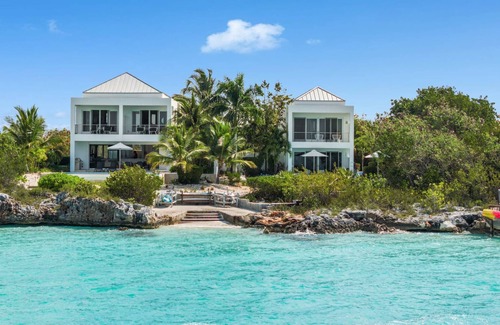 Ocean Point House | TC Villas -Miami Vice Two - Luxe Waterfront with Kayaks & Views