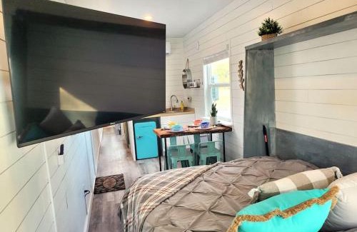 Johnson City House | TCR @ 290 Wine Trail #11 - New 40' unit sleeps 4!