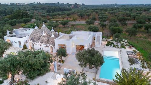 Castellana Grotte Villa | TD Marlù Luxury Trulli Experience with Stunning Pool
