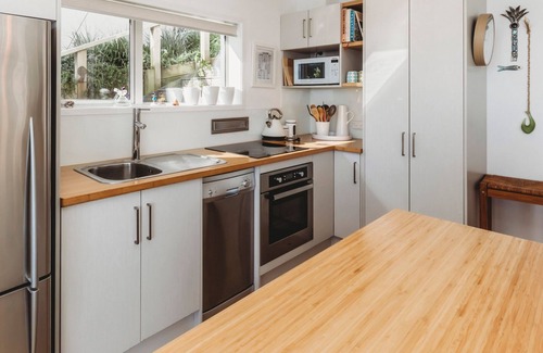 Bell Block Apartment | TE MOANA WATERFRONT - Located right on the bell block waterfront