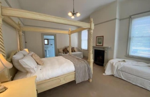 Blayney Bed & Breakfast | Te Rata House - Master Suite
