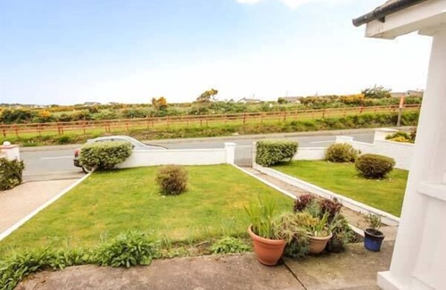 Falcarragh Cottage | TEACH ANNIE, pet friendly in Falcarragh, County Donegal