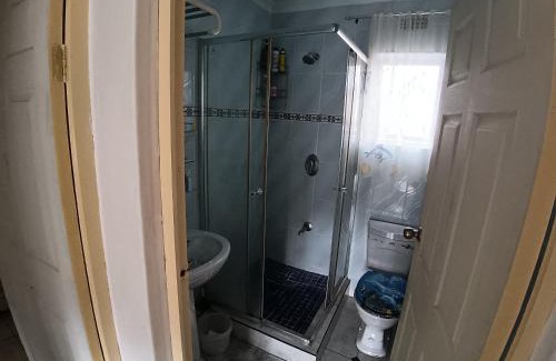 Queensburgh House | Teal Terrace B&B
