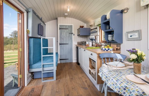 Bowsden Cabin | TEASEL SHEPHERD'S HUT, near Berwick upon Tweed - sleeping 4 guests