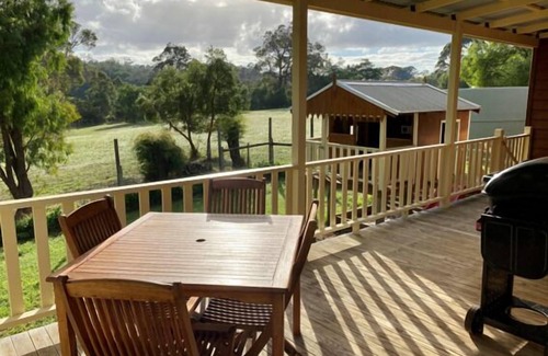 Kalgan Ski Chalet | Tech free (no WIFI) farm stay that will leave your soul recharged