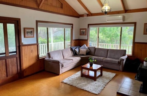 Kalgan Ski Chalet | Tech free (no WIFI) farm stay that will leave your soul recharged