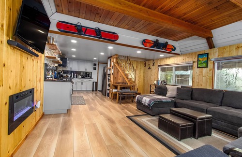 Packwood Cabin | Tee & Ski Cabin | AC, Golf, Firepit