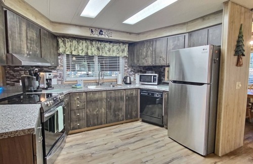 Packwood Cabin | Tee Time | BBQ, Wifi | 3 Bed, 2 Bath