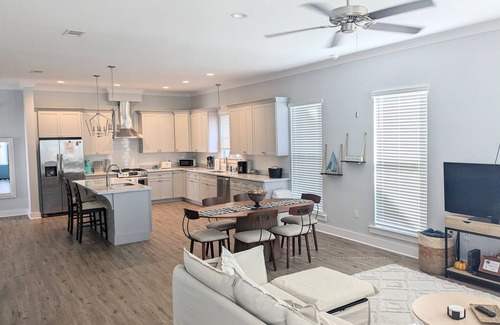 Mississippi City House | *Tegarden Cottage at Gulfport Beach* Walk/Beach