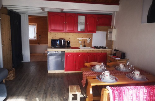 La Chapelle-Geneste Cottage | Teleworking and relaxation in the heart of nature 3 bedrooms 6 to 8 beds