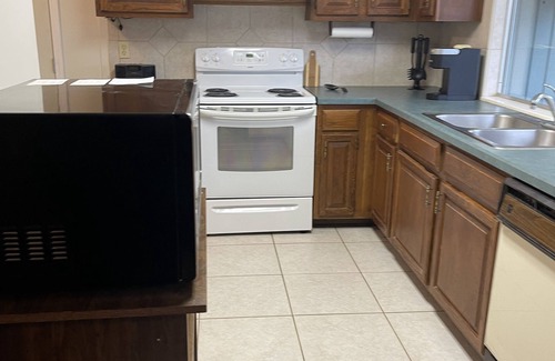 Southside Apartment | Temp studio apt on lake in Mandarin w WiFi near Mayo, Beach, and St.Augustine