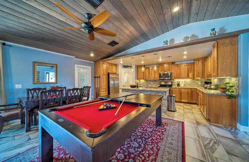 Kyrene-Superstition House | Tempe Temptation: Luxury Home w/Jacuzzi
