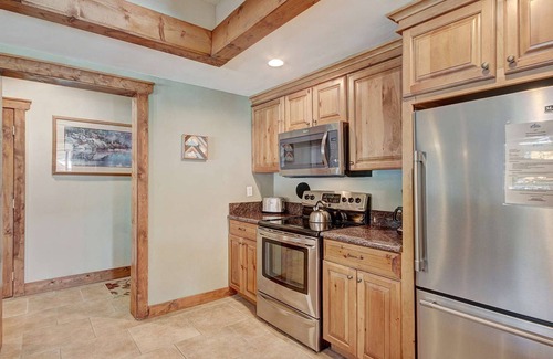 Peak 9 Condo | Ten Mile Condo - Spacious Ski-In/Out in Breck!
