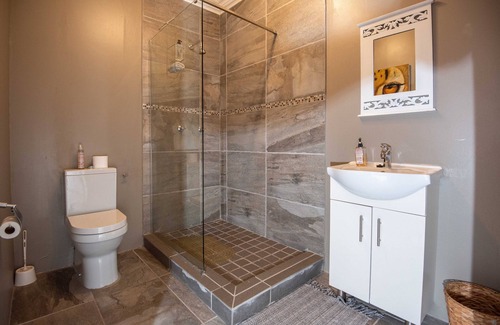 Die Barakke Cabin | Tenikwa Nature Lodge and Family Suites