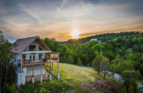 Sevierville Apartment | Tennessee Whiskey Cabin