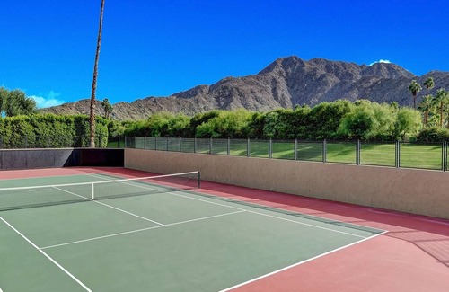 Indian Wells House | Tennis Paradise in Indian Wells - Private Tennis & Pickleball Court