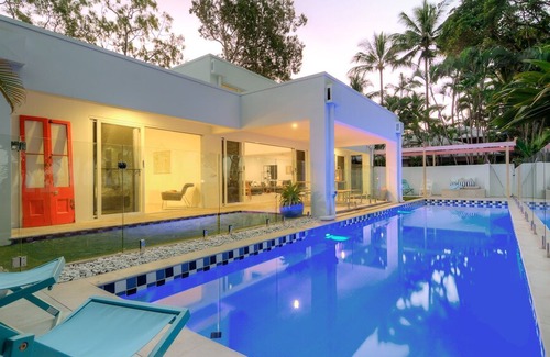 Oak Beach House | Tenterfield on Oak Beach - Modern & Luxurious