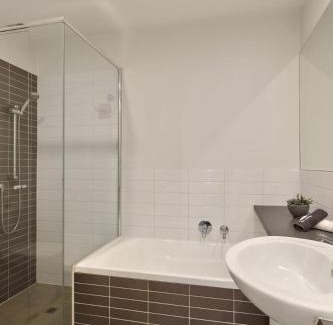 Geelong Apartment | Terminus Apartment I Steps from Geelongs Buzz