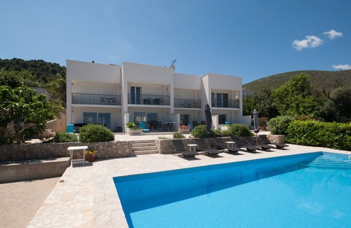 Vis Apartment | Terrace apartment Neva with heated pool and sea view