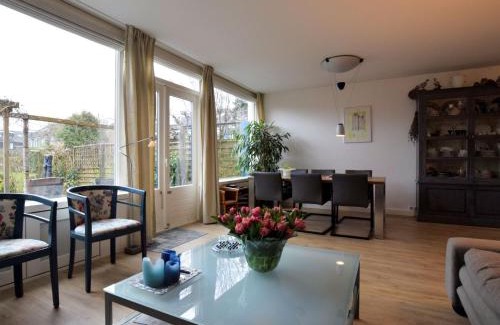 Essesteijn House | Terrace Apartment with Lush Garden