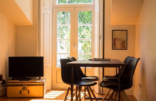 Alfama Apartment | Terrace in Graça - Comfortable, sunny and quiet.