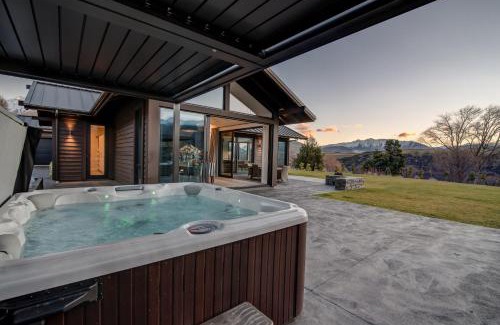 Lake Hayes Villa | Terrace Lodge by Sotheby's Luxury Rental Homes