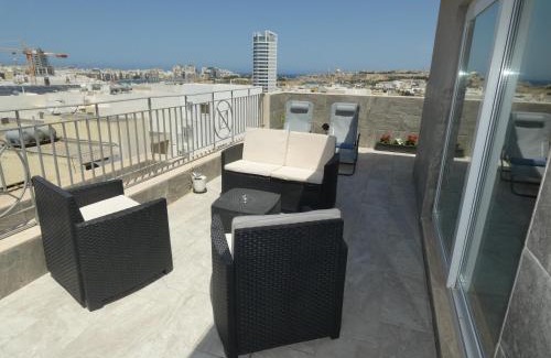 Msida Apartment | Terrace View - A Stylish Two Bedrooms Penthouse AC-WIFI