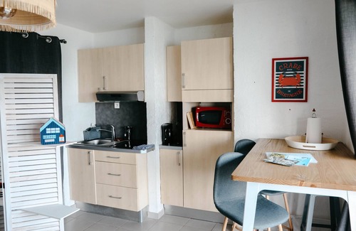 Plouguerneau Apartment | Terrace with sea view for 2 people in Plouguerneau