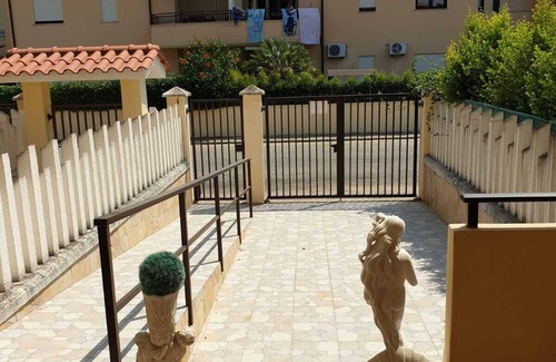 Pizzo House | Terraced house located in Marinella 200 meters from the sea