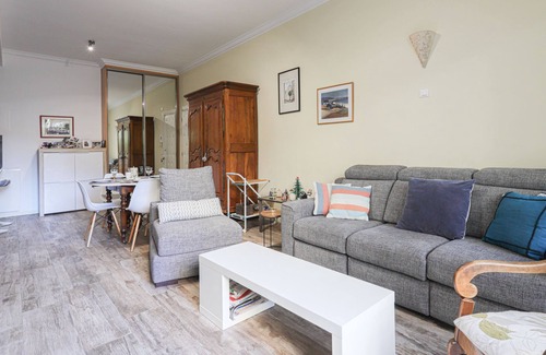 La Madeleine Apartment | Terrasses de la Baie des Anges by Interhome