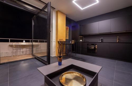 San Vincenzo Apartment | Terrazza Colombo - WHITE and GOLD Suites
