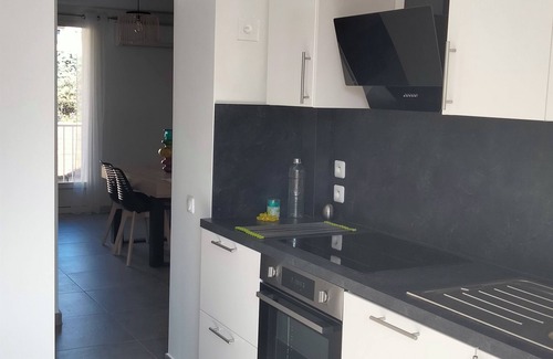 Hyeres Apartment | Terre et Mer. Appartement Situé Entre Ville Historique et Plages