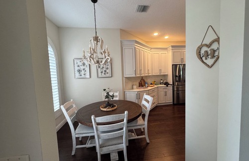 Glenbrook House | Terrific 3-bedroom house with AC in The Villages