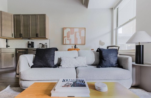 Edgewater Beach Apartment | Terrific Edgewater 1BR w/Fitness Center, Lounge & W/D, by Bluedground