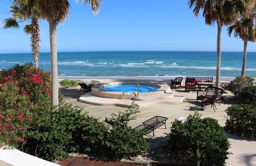 Las Conchas Apartment | Tessoro 1002 at Las Conchas